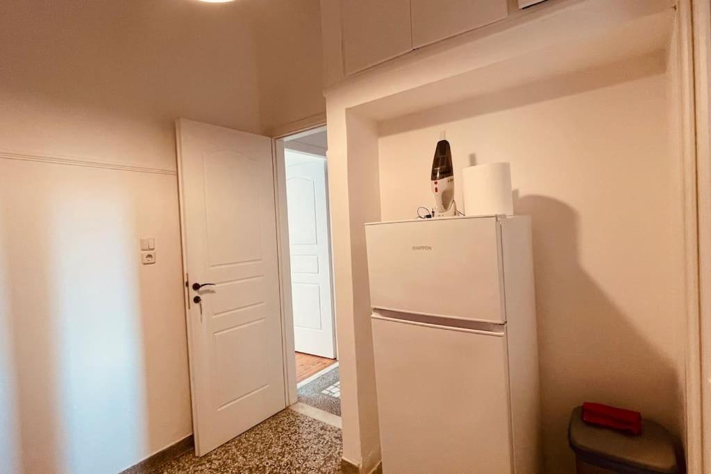 Daisy Apartment 15 Min To Acropolis Athen Eksteriør bilde